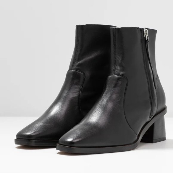 NWOT* TOPSHOP Margot Point Toe Leather Boots Size 9.5 - Picture 1 of 16